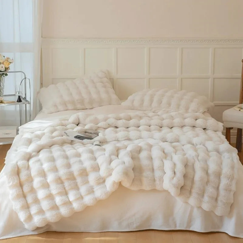 Luxurious Double-Sided Faux Fur Plush Throw Blanket for Bed and Couch