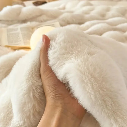 Luxurious Double-Sided Faux Fur Plush Throw Blanket for Bed and Couch