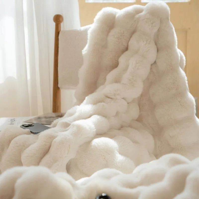 Luxurious Double-Sided Faux Fur Plush Throw Blanket for Bed and Couch